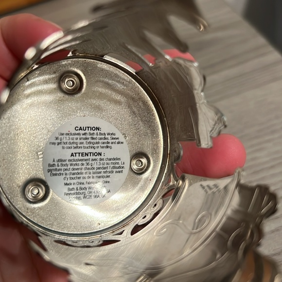 *Discontinued* Bath and Body works 1.3oz Christmas Candle and holder - Picture 5 of 5